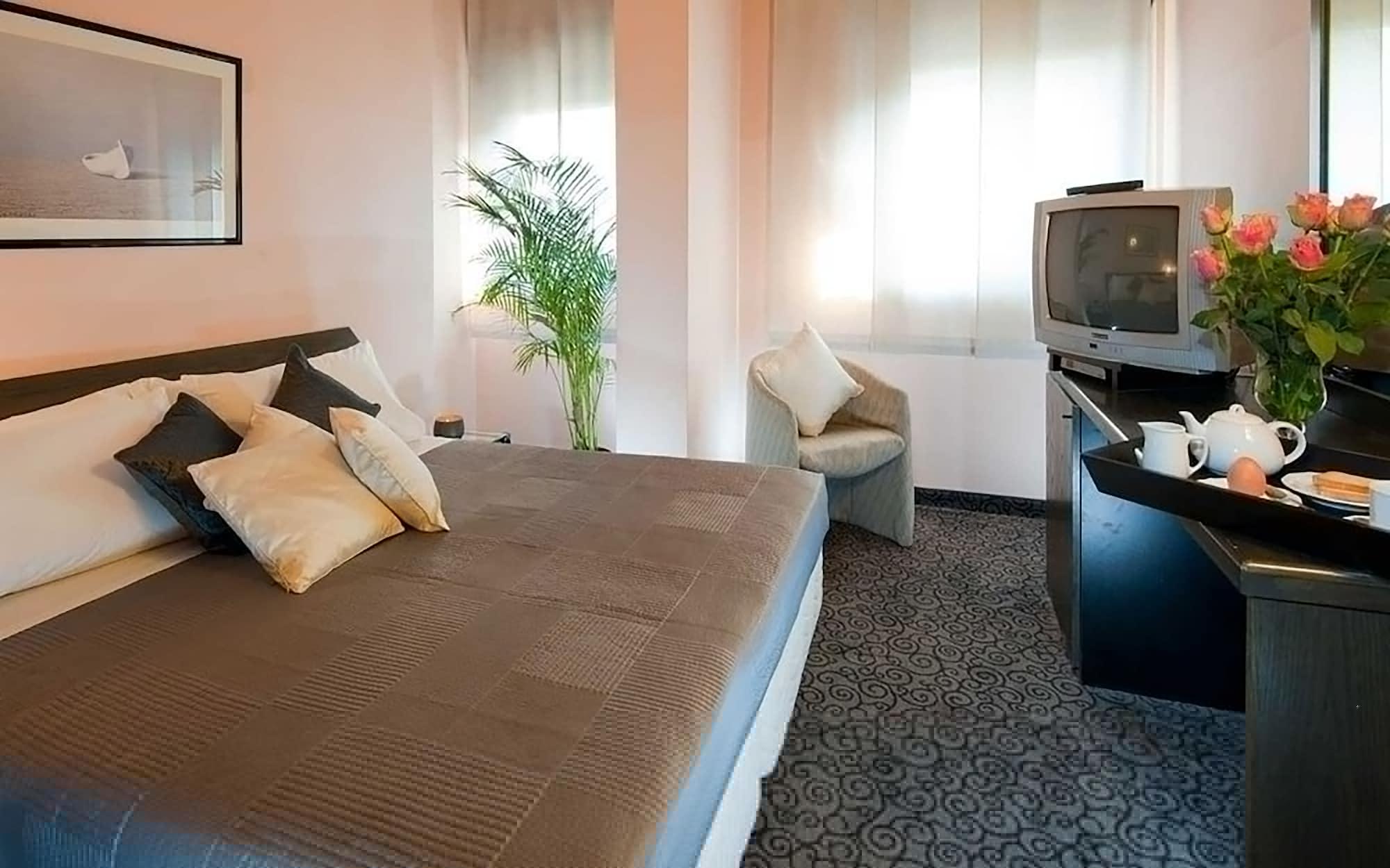 Hotel Comtur Binasco Chambre photo
