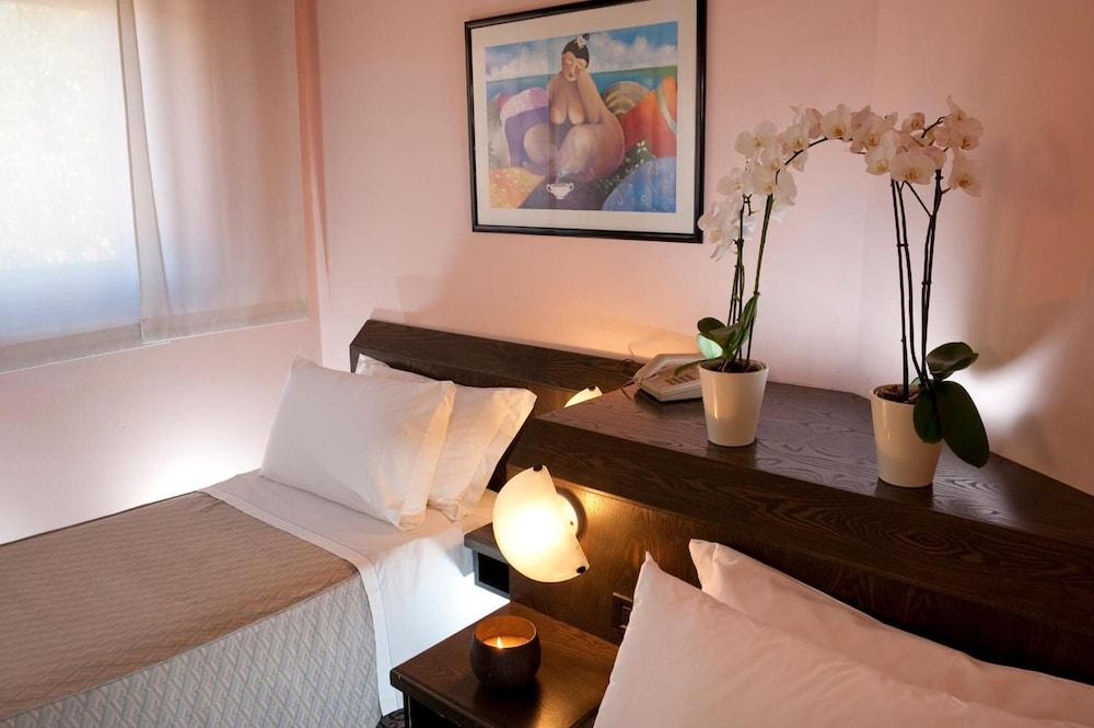 Hotel Comtur Binasco Extérieur photo
