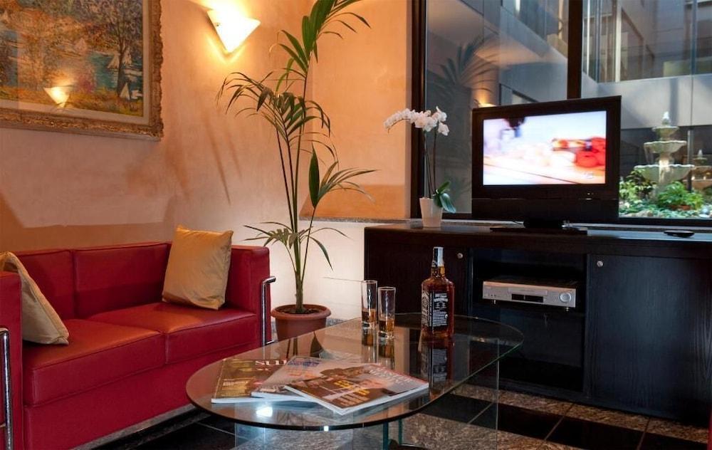 Hotel Comtur Binasco Extérieur photo