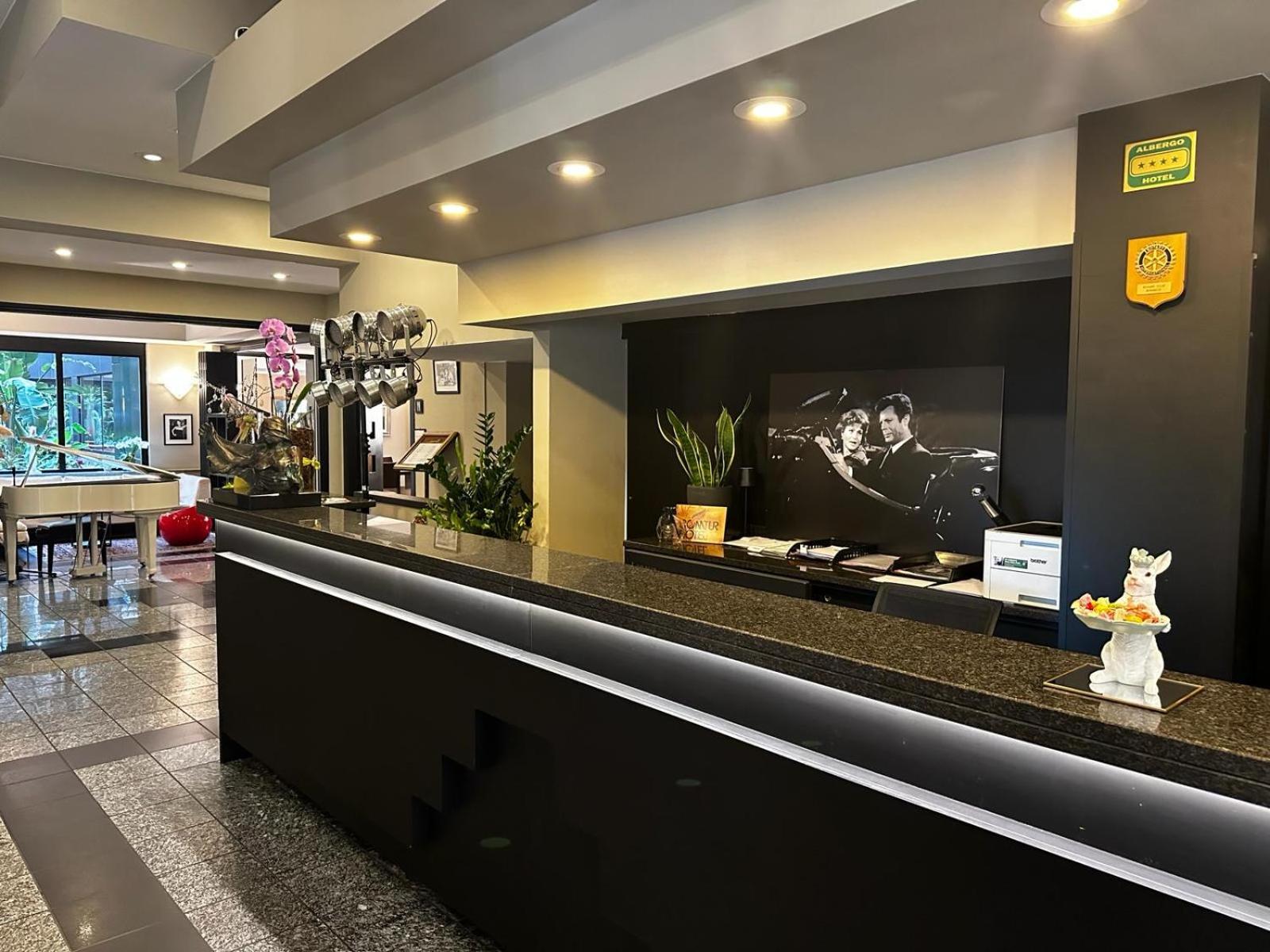 Hotel Comtur Binasco Extérieur photo