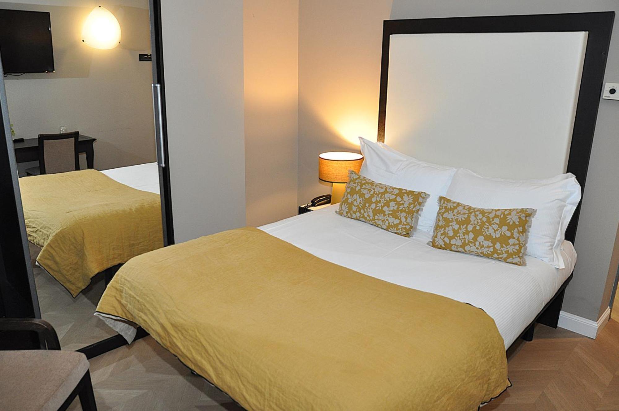 Hotel Comtur Binasco Extérieur photo