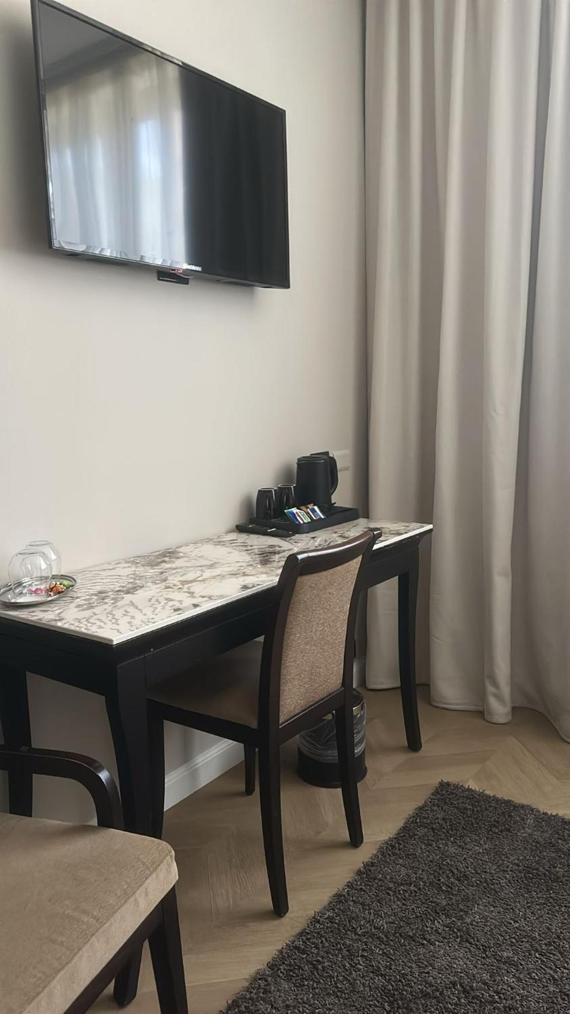 Hotel Comtur Binasco Extérieur photo